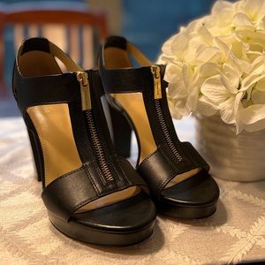 Micheal kors Women's Berkley T-Strap Platform Dress Sandals